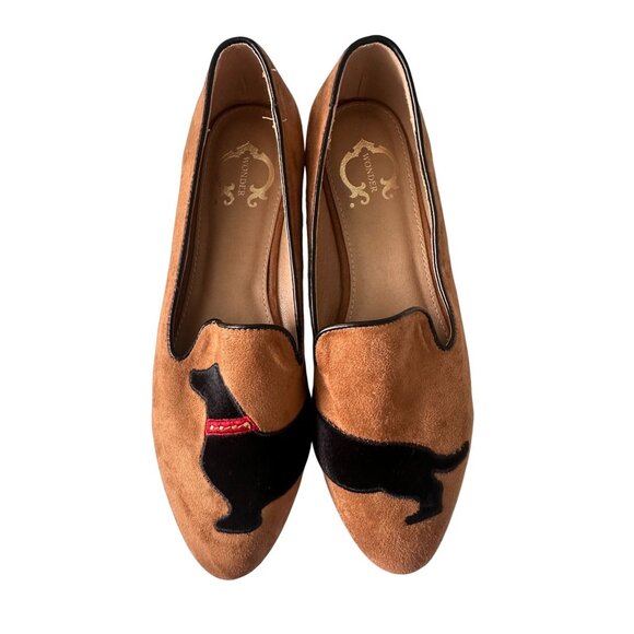 Wonder Women's Conversational Shoes Smoking Brown Flats Suede Dachsund Size 9 - Picture 1 of 13